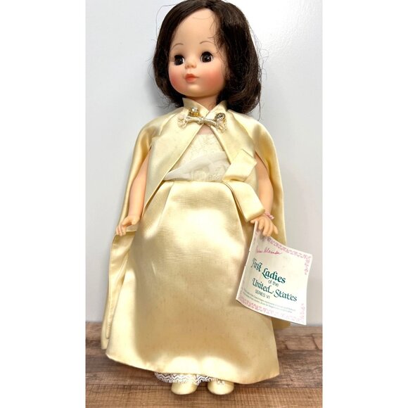 Madame Alexander First Lady Doll - Jackie Kennedy 1980s Collectible Vintage - Picture 1 of 7